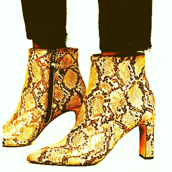 Sexy Bold Steven Steve Madden x Anthro Booties - Picture 5 of 6